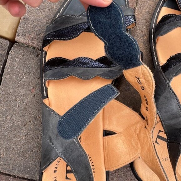 Think! Leather Black Velcro Strappy Comfort Sandals Size 39 - Picture 8 of 9